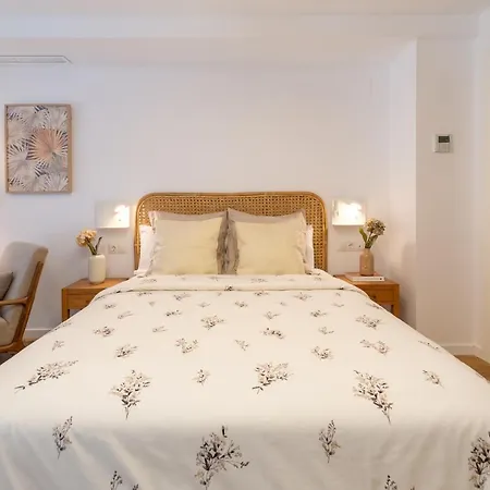 Apartup Opera Loft Apartment *
