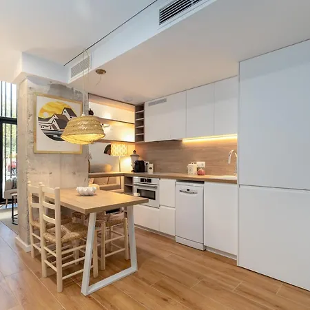 Apartup Opera Loft Apartment *